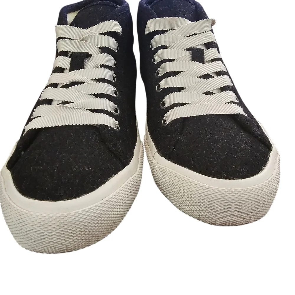 SEAVEES Women's Ca Special Varsity Sneaker Size 7